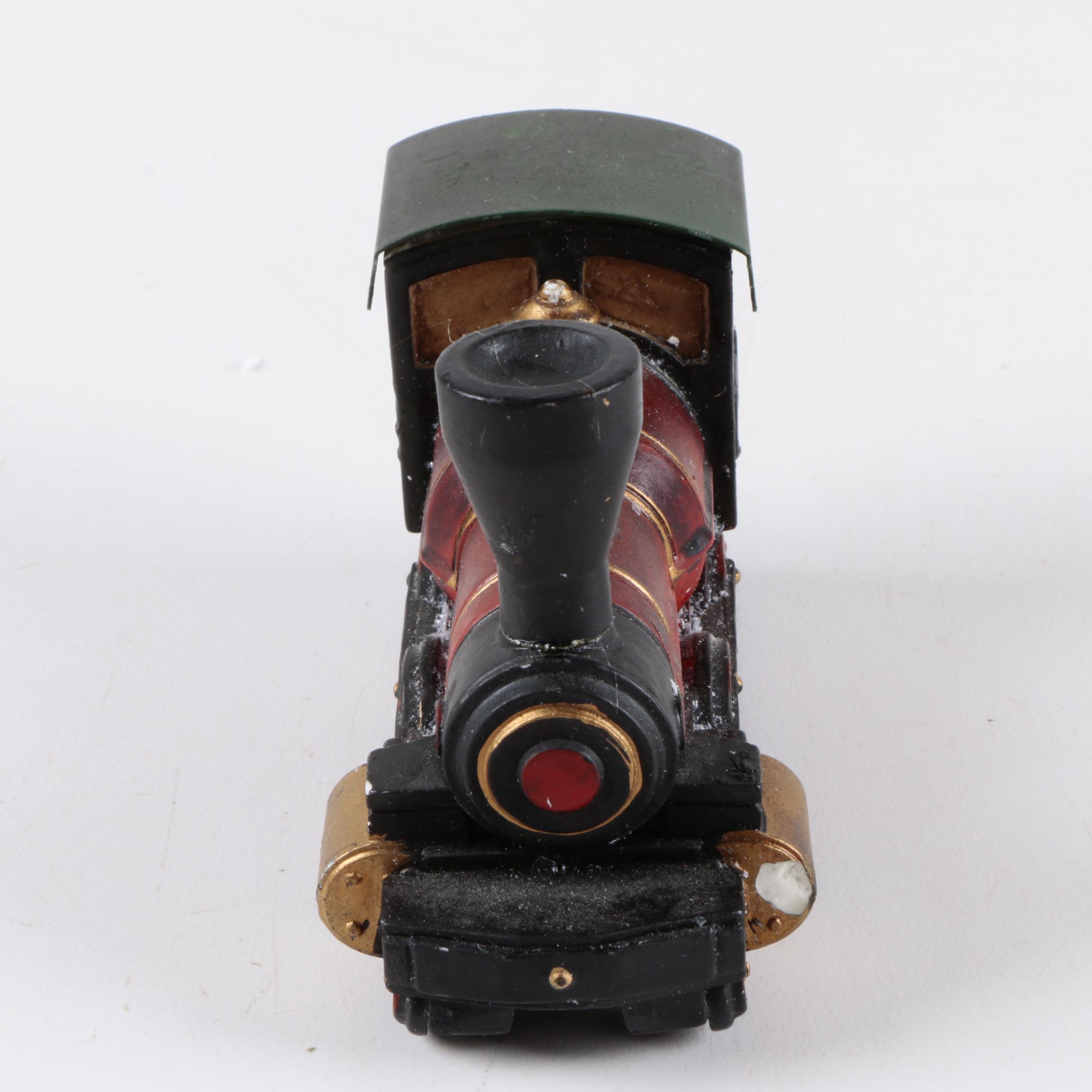 Department 56 "Chadbury Station & Train" Dickens' Village Decor