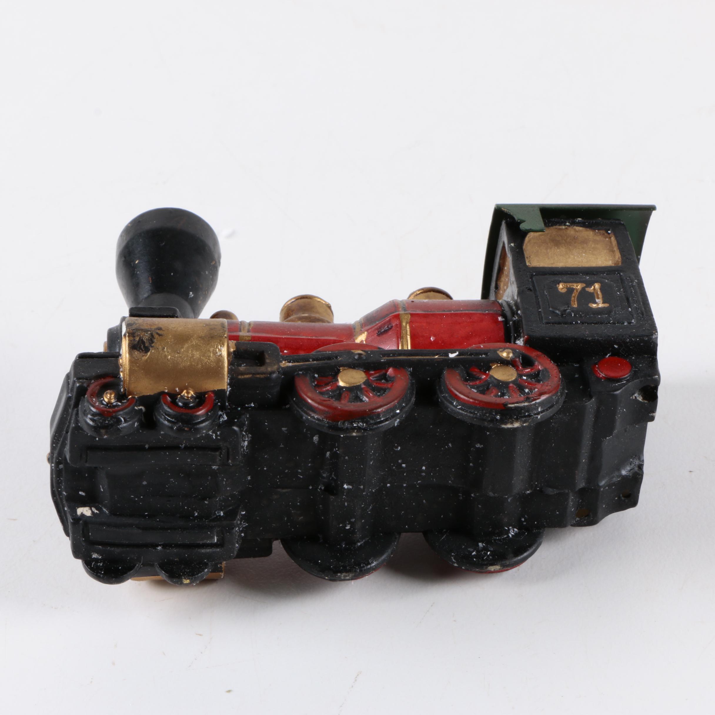 Department 56 "Chadbury Station & Train" Dickens' Village Decor