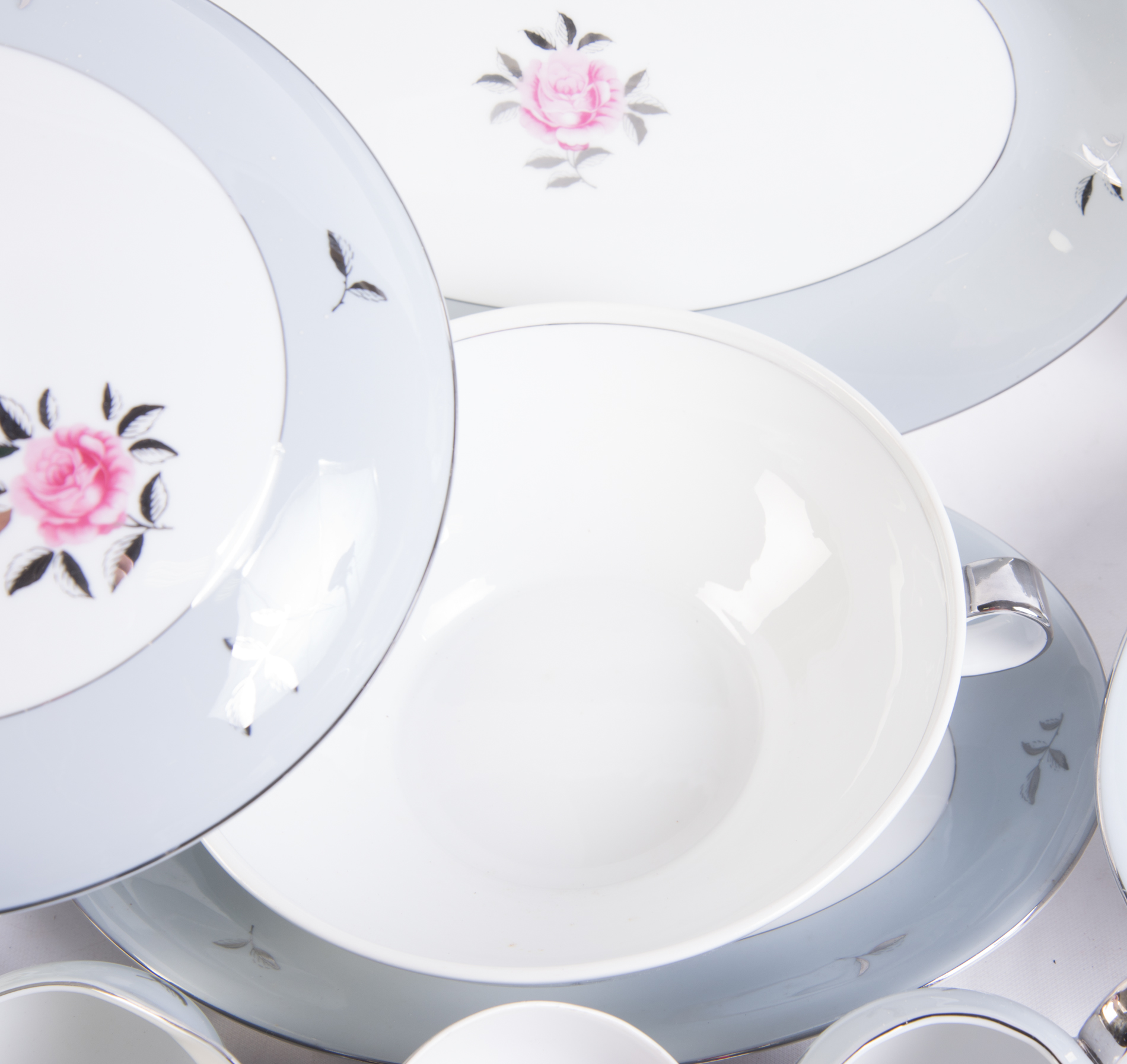 Seyei Fine China "Bella Maria" Tableware