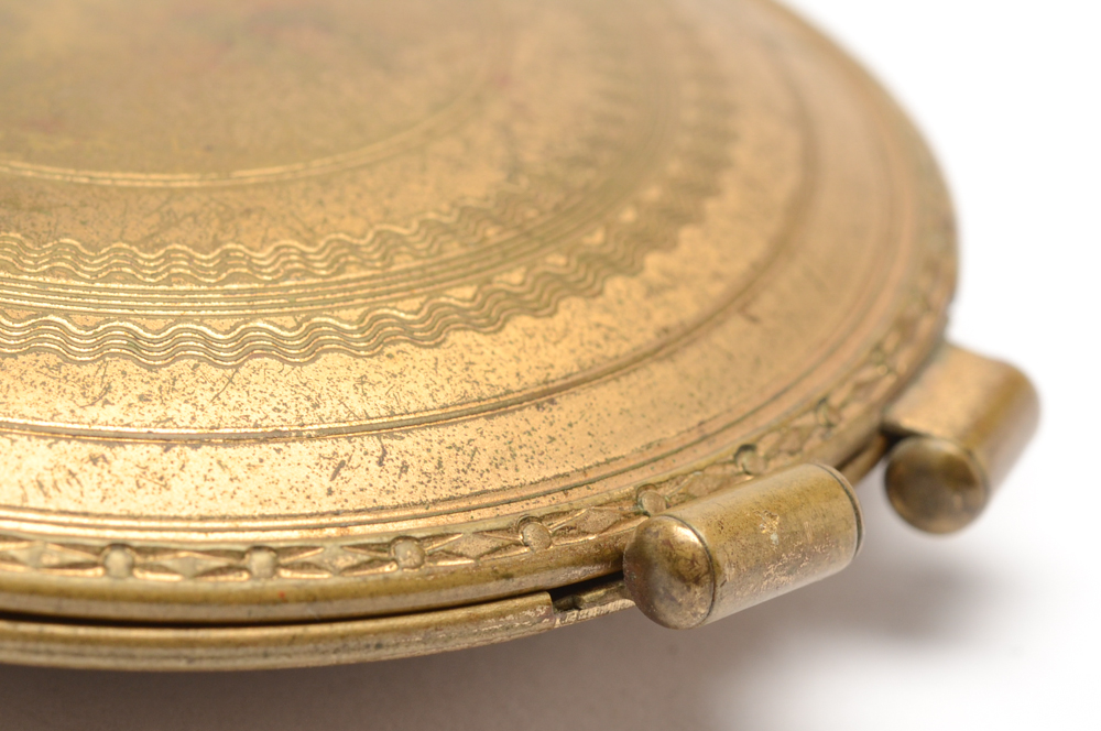 Vintage "Plaza" Ladies Compact Automatic Lighter