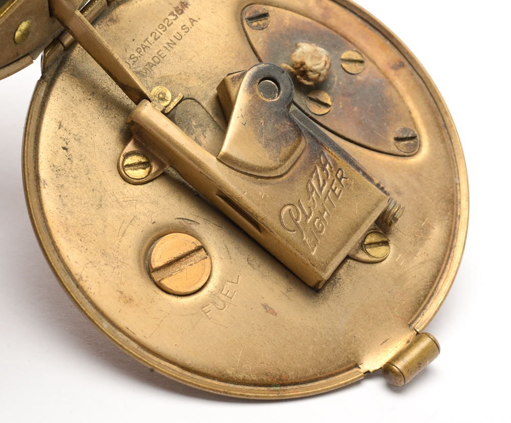 Vintage "Plaza" Ladies Compact Automatic Lighter