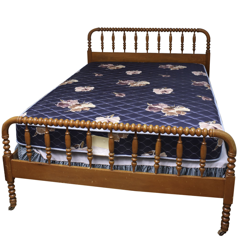 Queen Sized Spool Bed