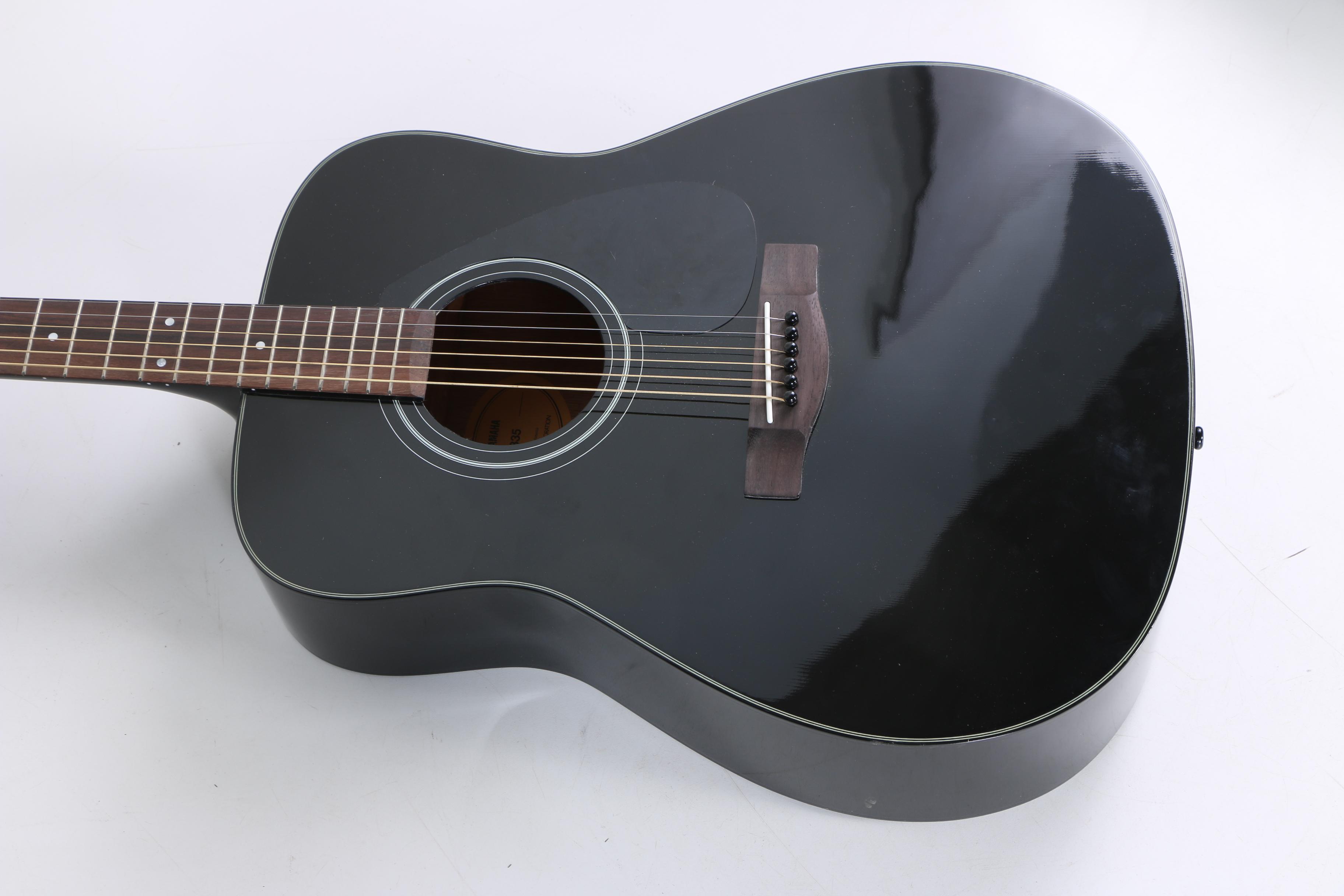 Yamaha F335 Dreadnought-Style Acoustic Guitar with Hardshell Case