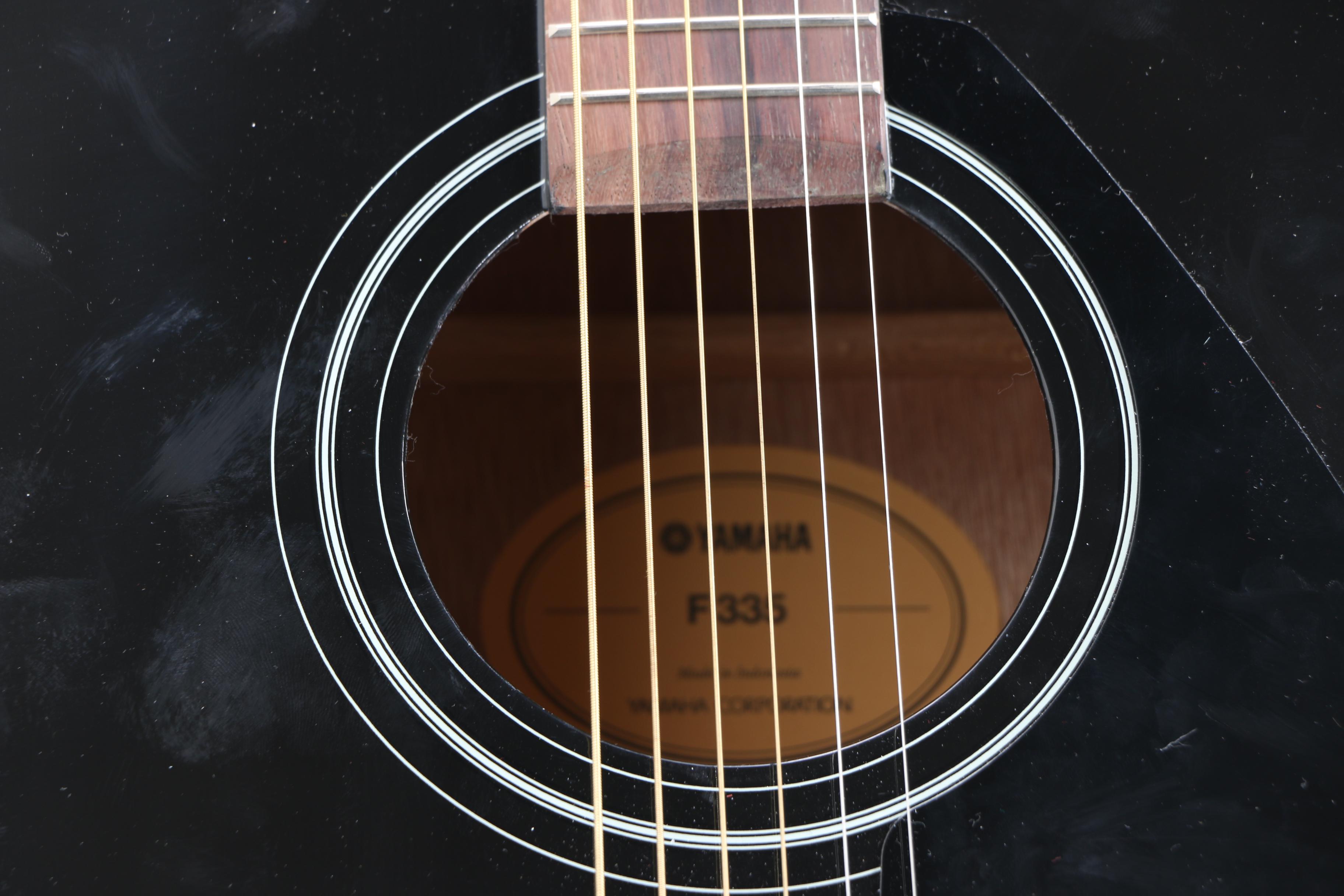 Yamaha F335 Dreadnought-Style Acoustic Guitar with Hardshell Case