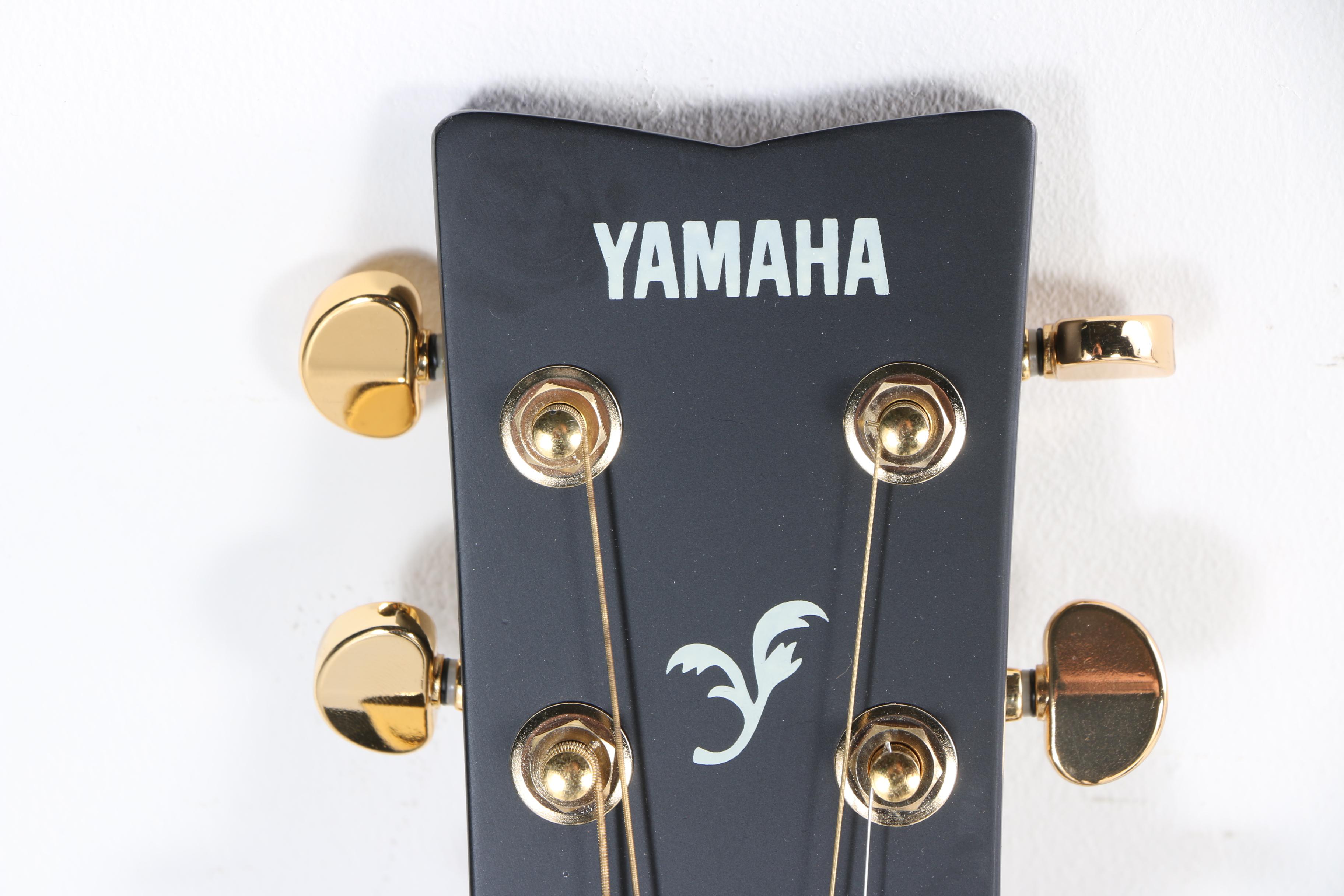 Yamaha F335 Dreadnought-Style Acoustic Guitar with Hardshell Case