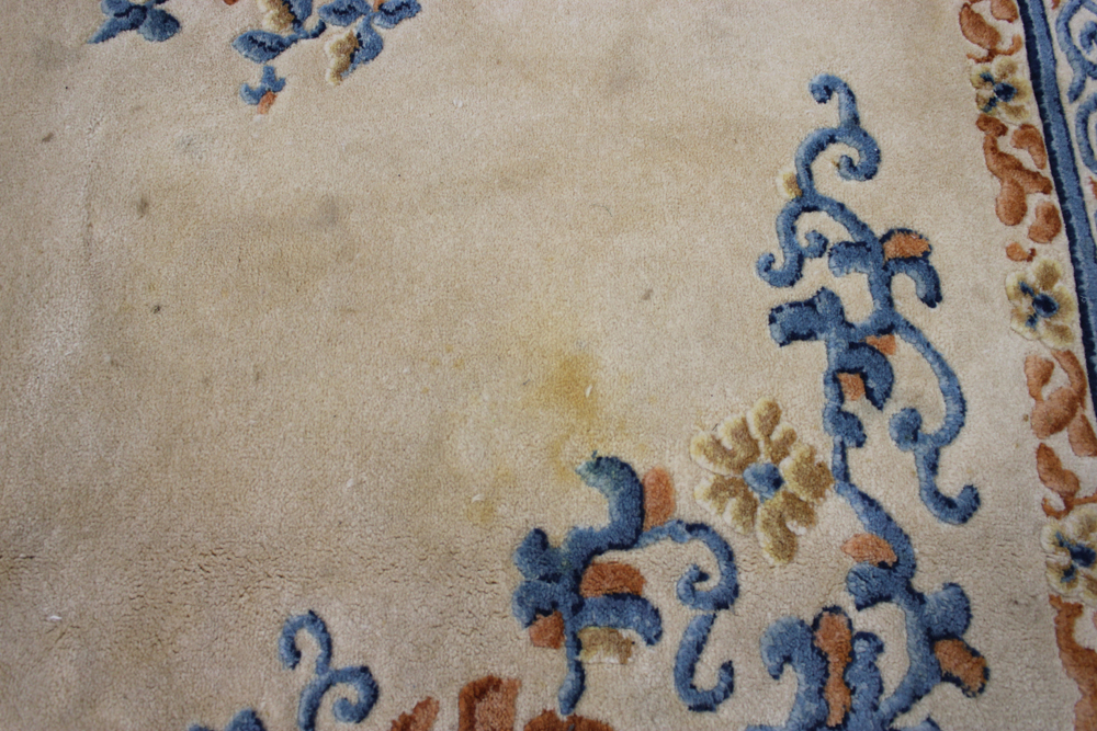 Power-Loomed Karastan "Chinese Medallion" Carved Wool Area Rug
