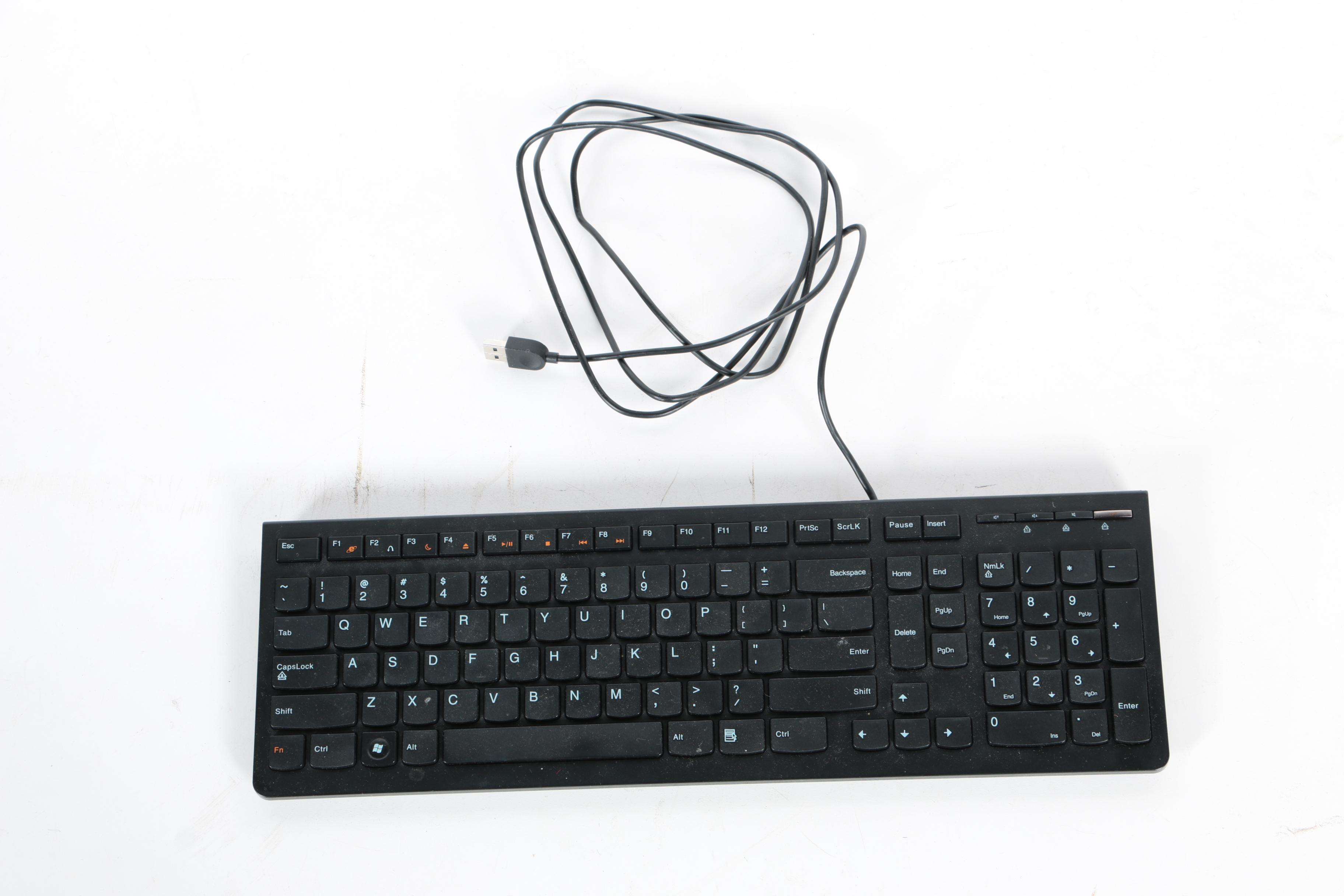 Lenovo "C 325" Desktop Computer with Keyboard and Mouse