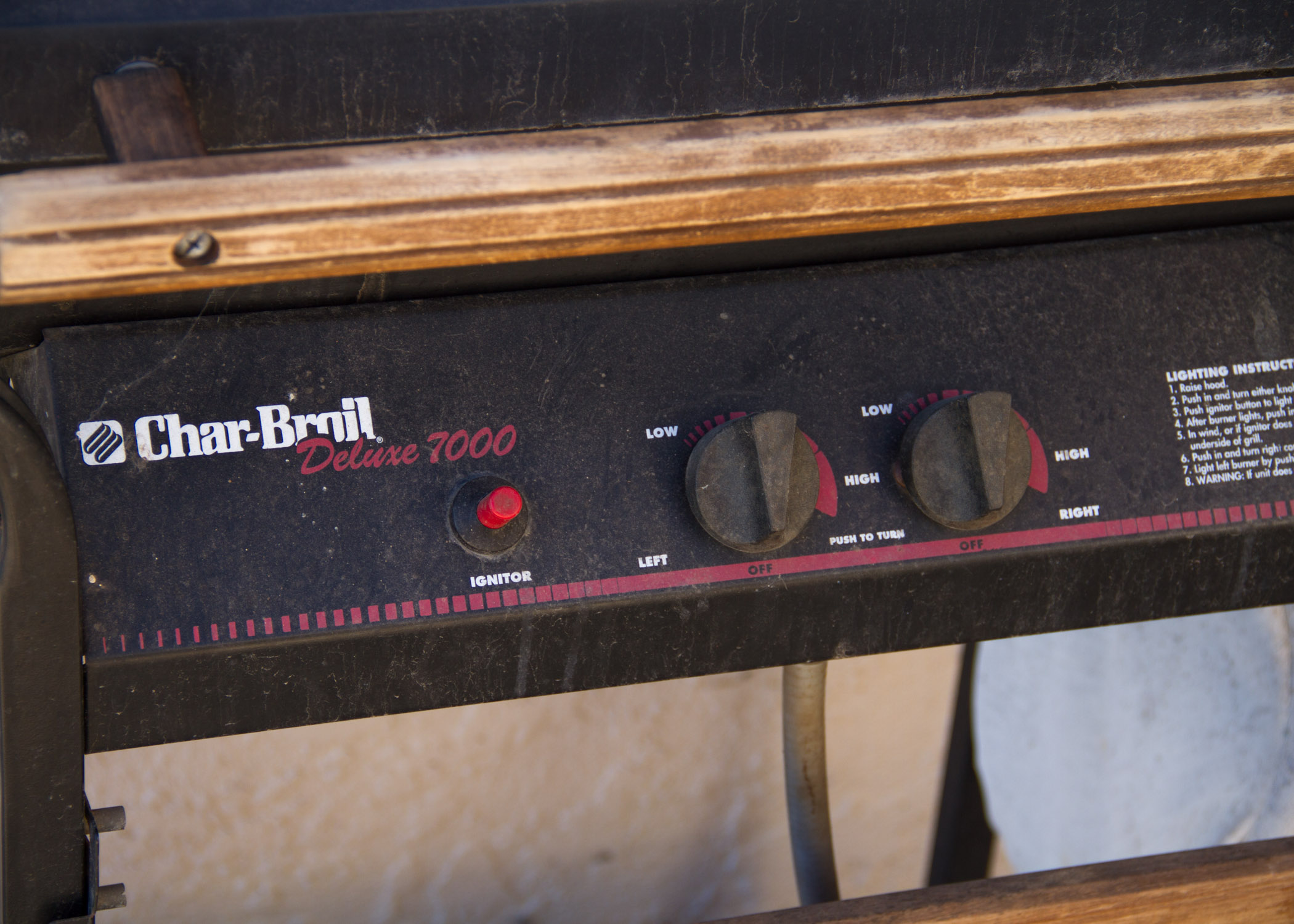 Char-Broil Deluxe 7000 Grill