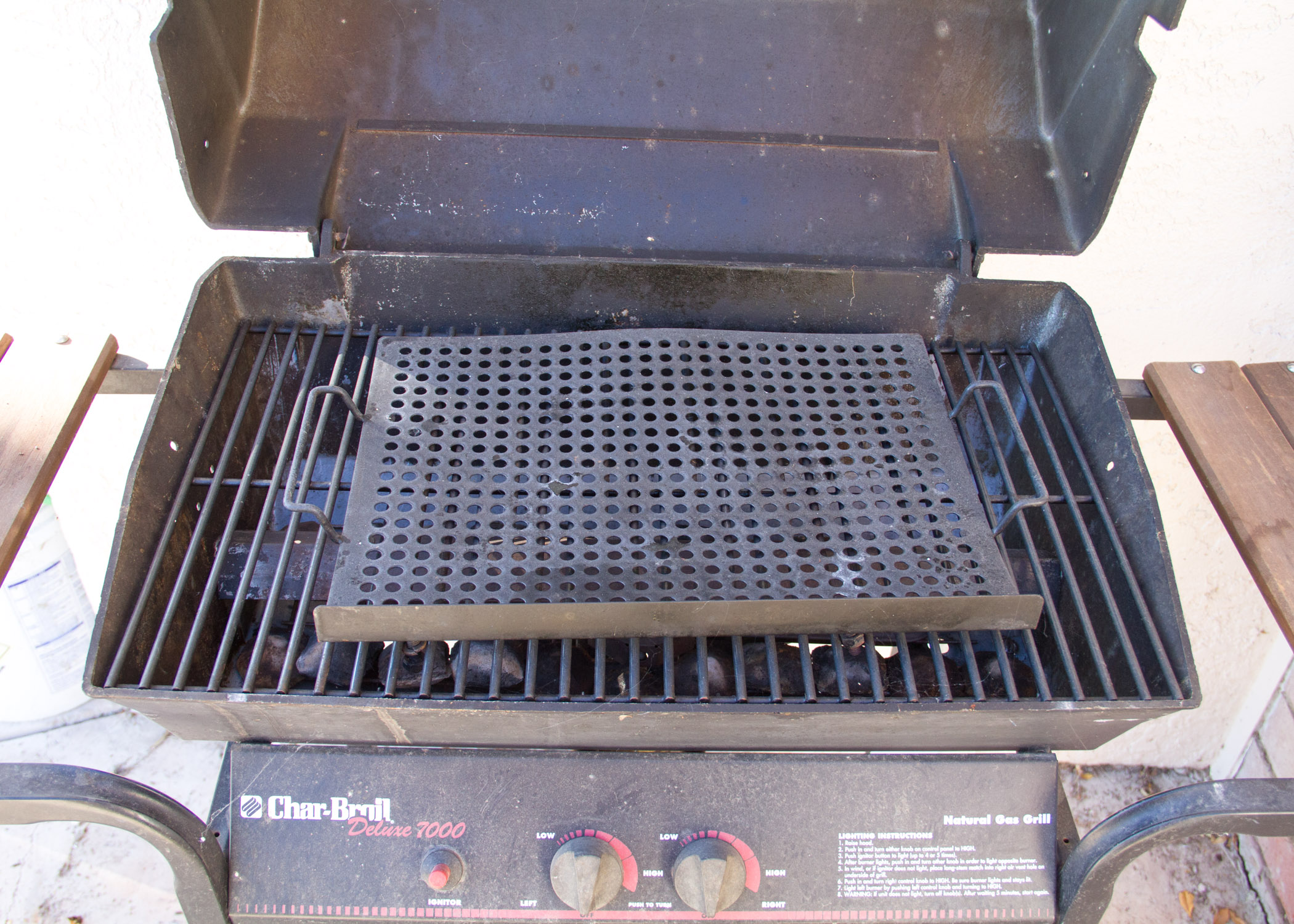 Char-Broil Deluxe 7000 Grill