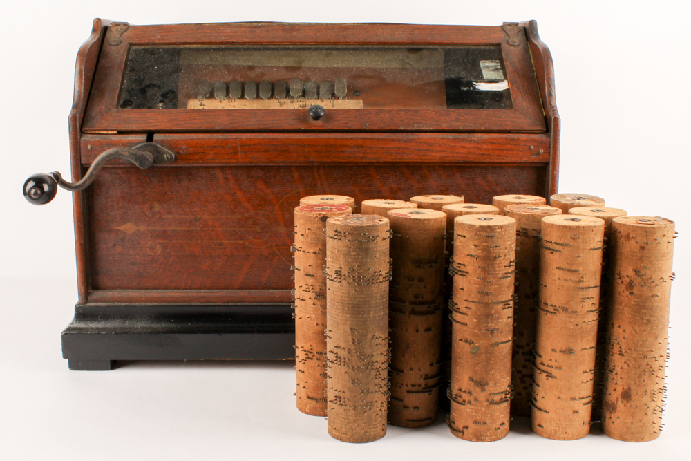 Antique Tiger Oak Concert Roller Organ With Cobs