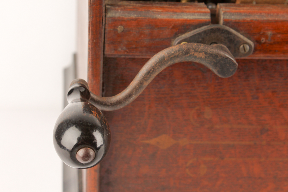 Antique Tiger Oak Concert Roller Organ With Cobs