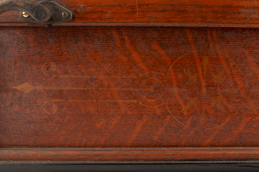 Antique Tiger Oak Concert Roller Organ With Cobs