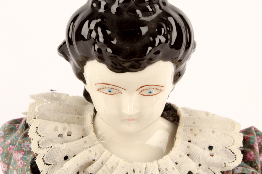 China Waterfall Head Doll