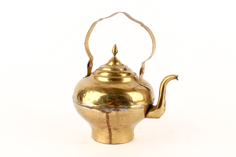 Assortment of Brass Tableware and Décor.