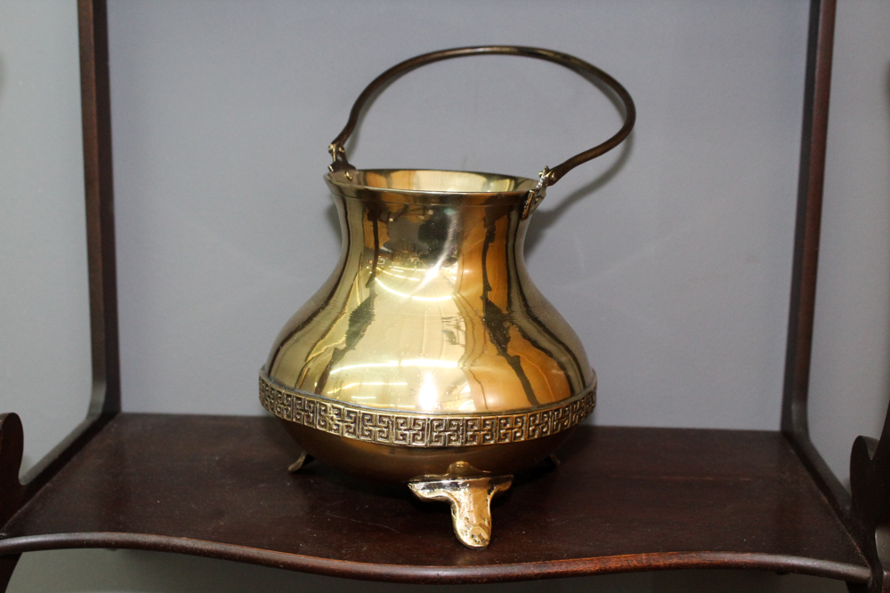 Georgian Style Wall Shelf with Brass Décor