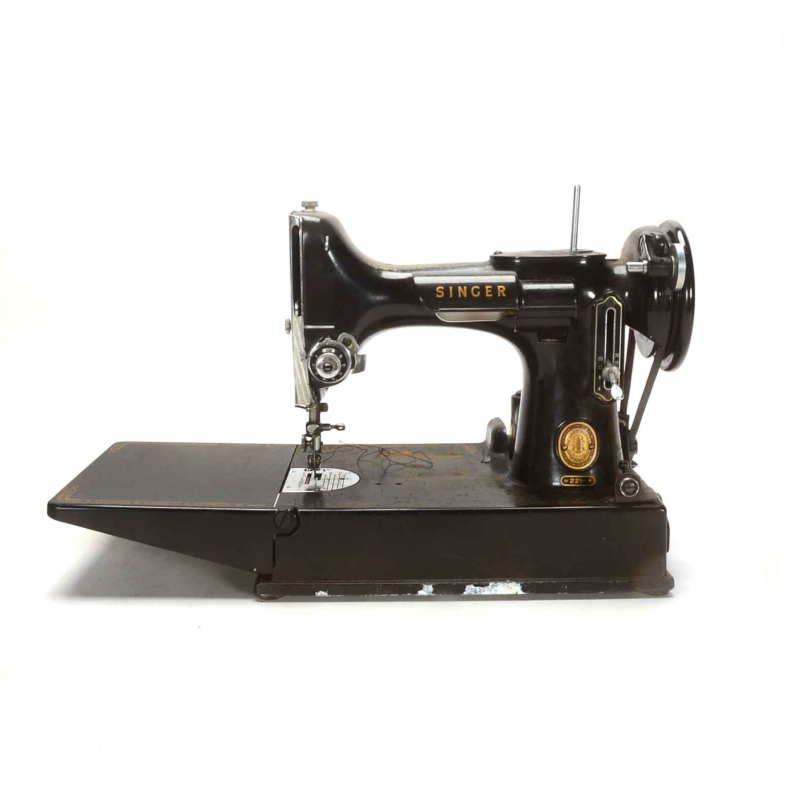 Vintage Singer Sewing Machine with Case