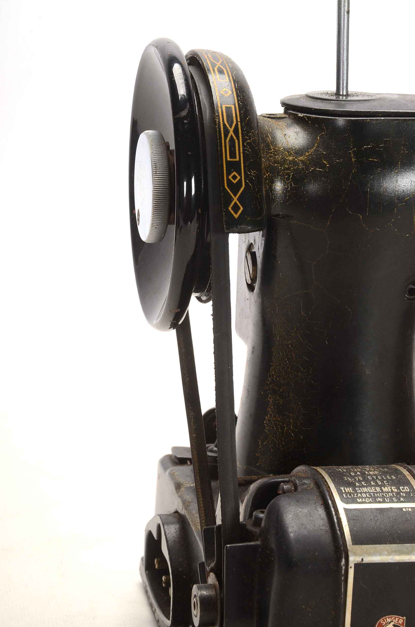 Vintage Singer Sewing Machine with Case