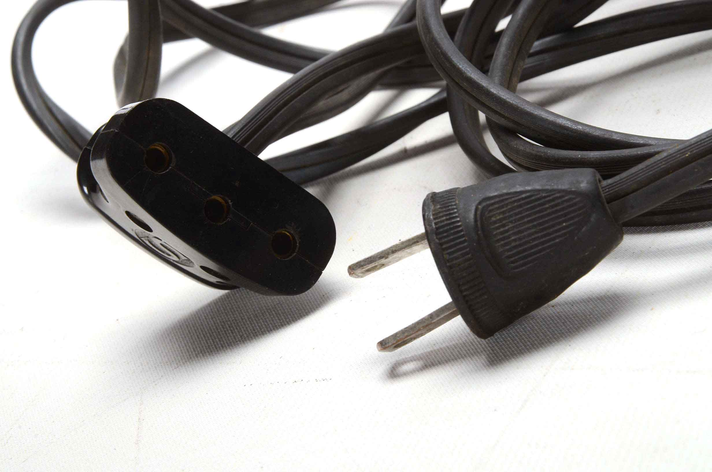 Vintage Singer Sewing Machine with Case