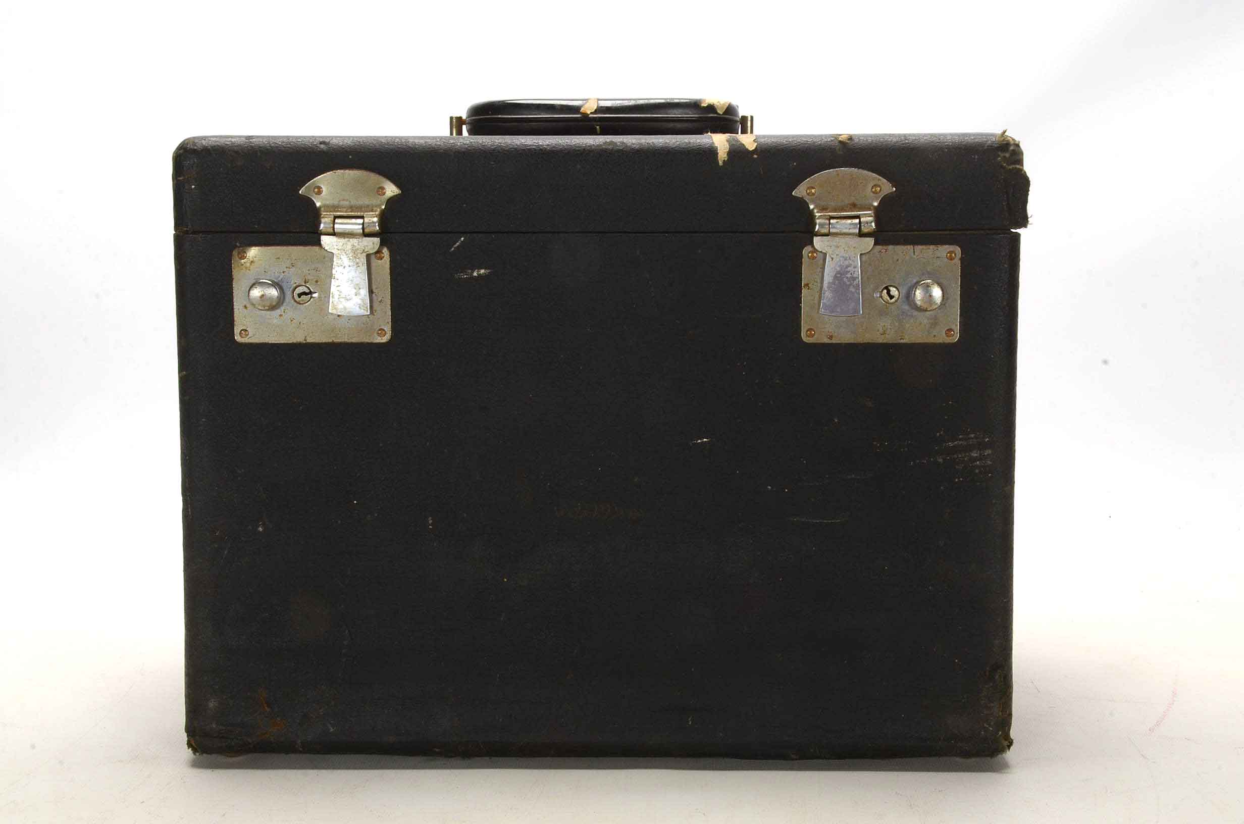 Vintage Singer Sewing Machine with Case