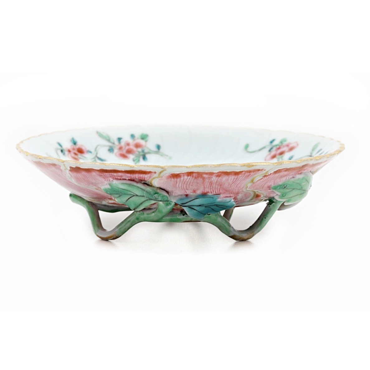 Chinese Export Porcelain Saucer with Floral Stem Base