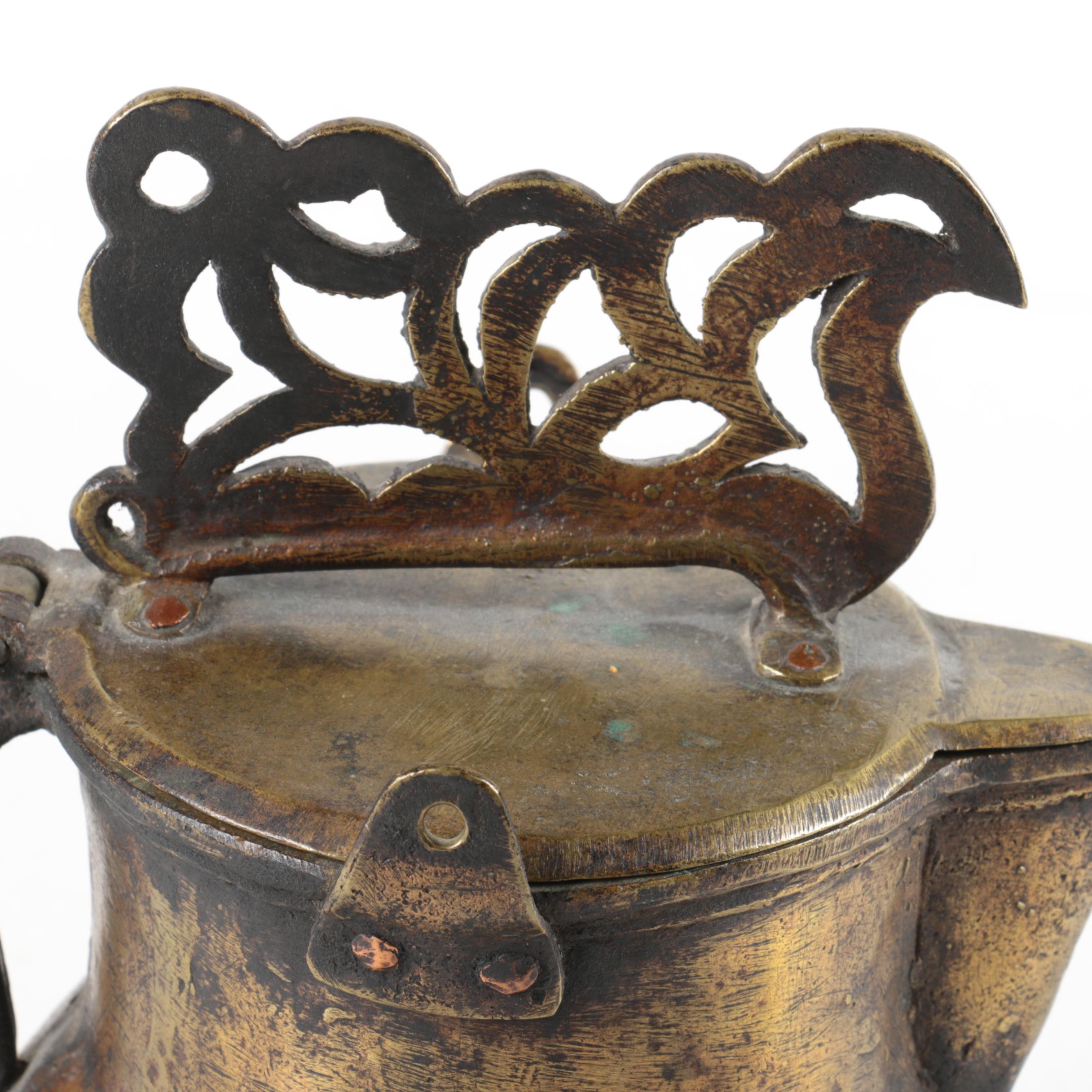 Vintage Philippine Style Lidded Baitrol Pot