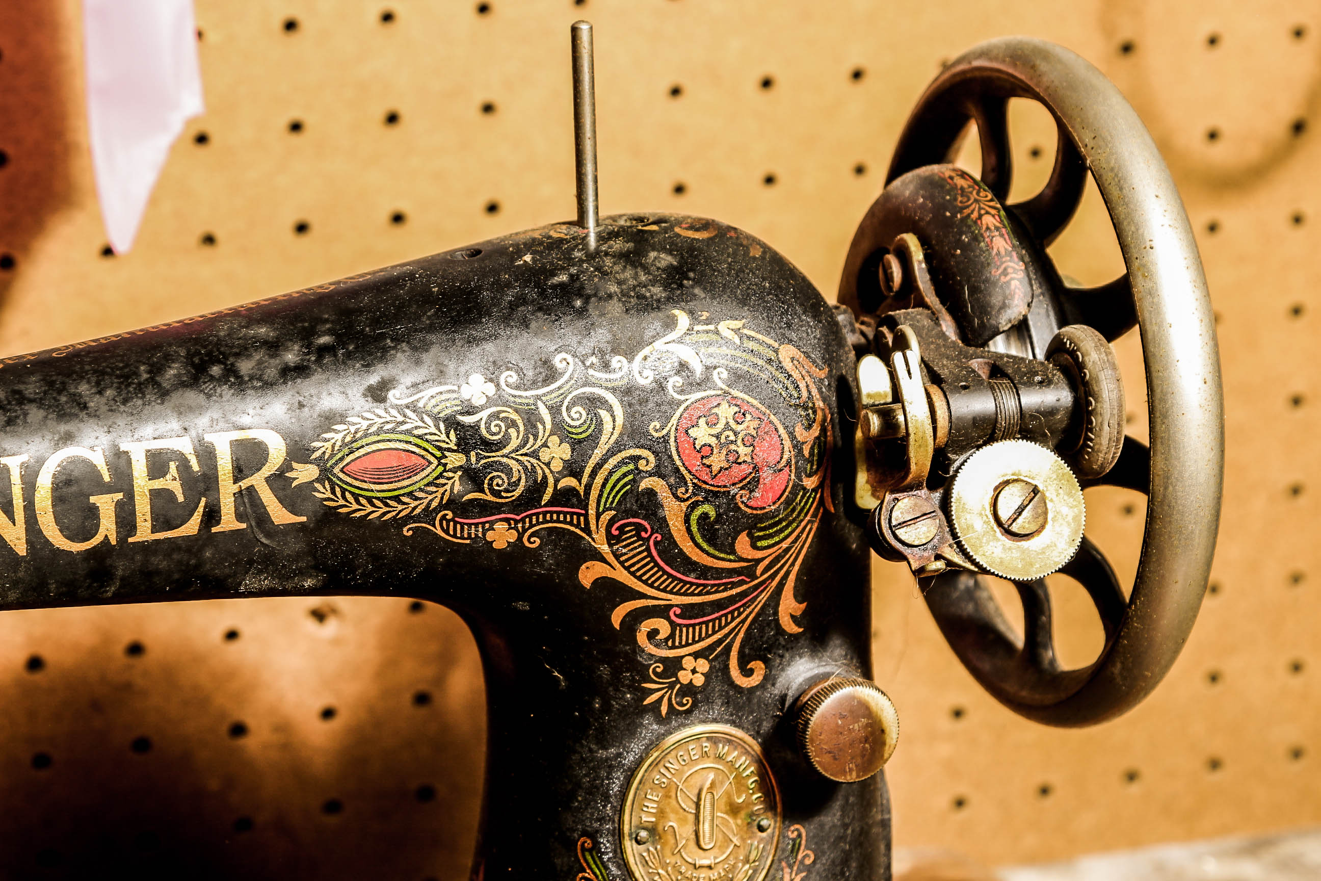 Vintage Singer Treadle Sewing Machine and Desk