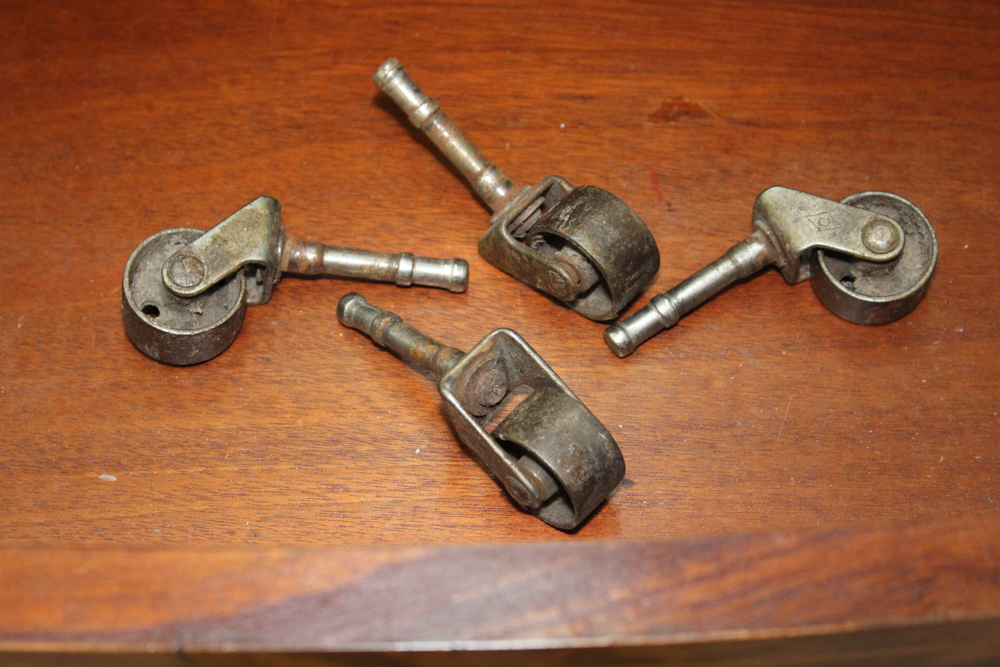 Vintage Hepplewhite Style Inlaid Mahogany Server