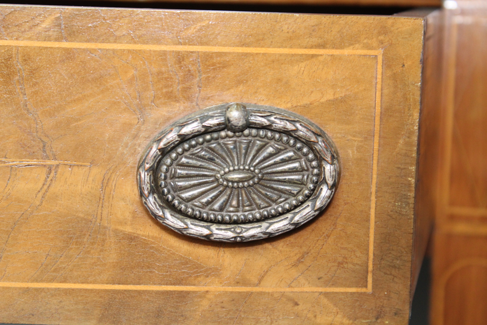 Vintage Hepplewhite Style Inlaid Mahogany Server