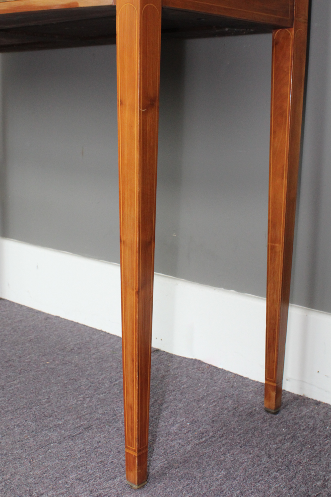 Vintage Hepplewhite Style Inlaid Mahogany Server