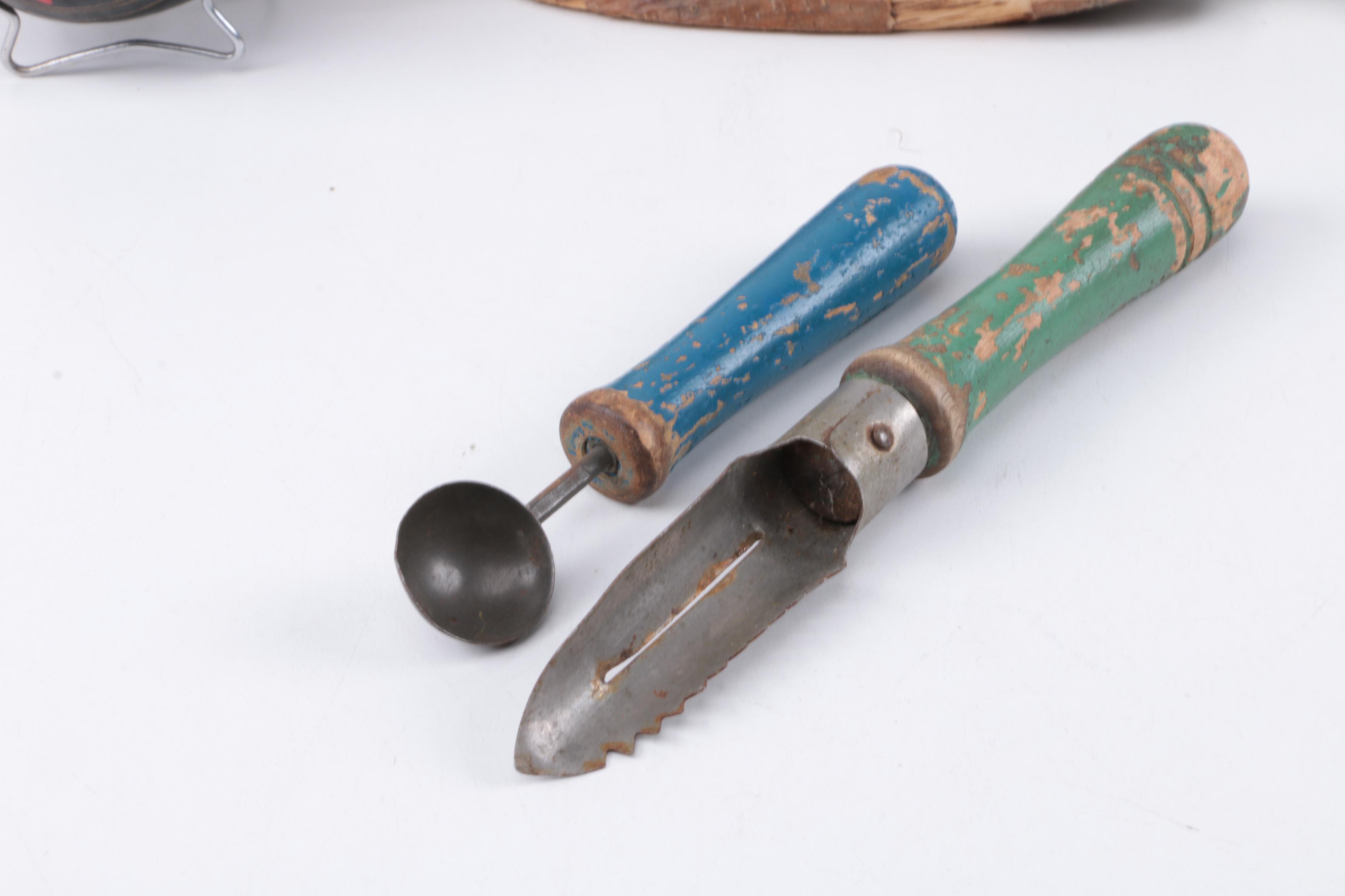 Collection of Decor including Royal Torquay Pottery