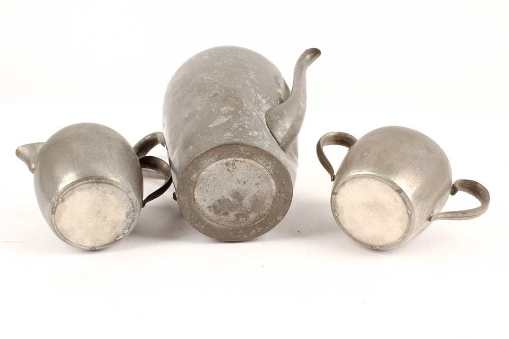 Plymouth, Salem and Other American Pewter Tableware