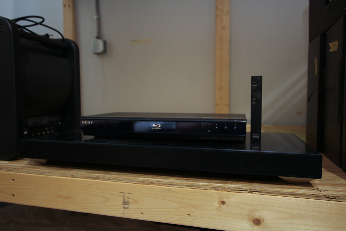Sony Blu-Ray Player and Home Theatre Speaker
