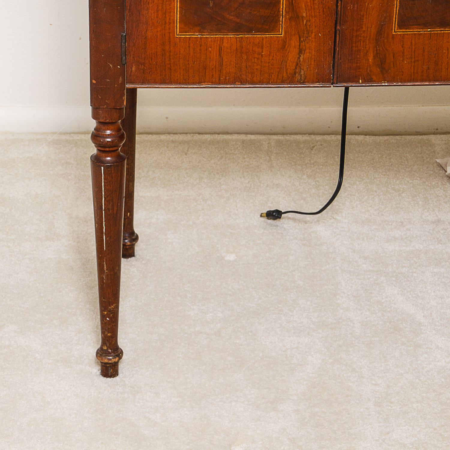 Vintage Singer Sewing Machine and Wood Cabinet