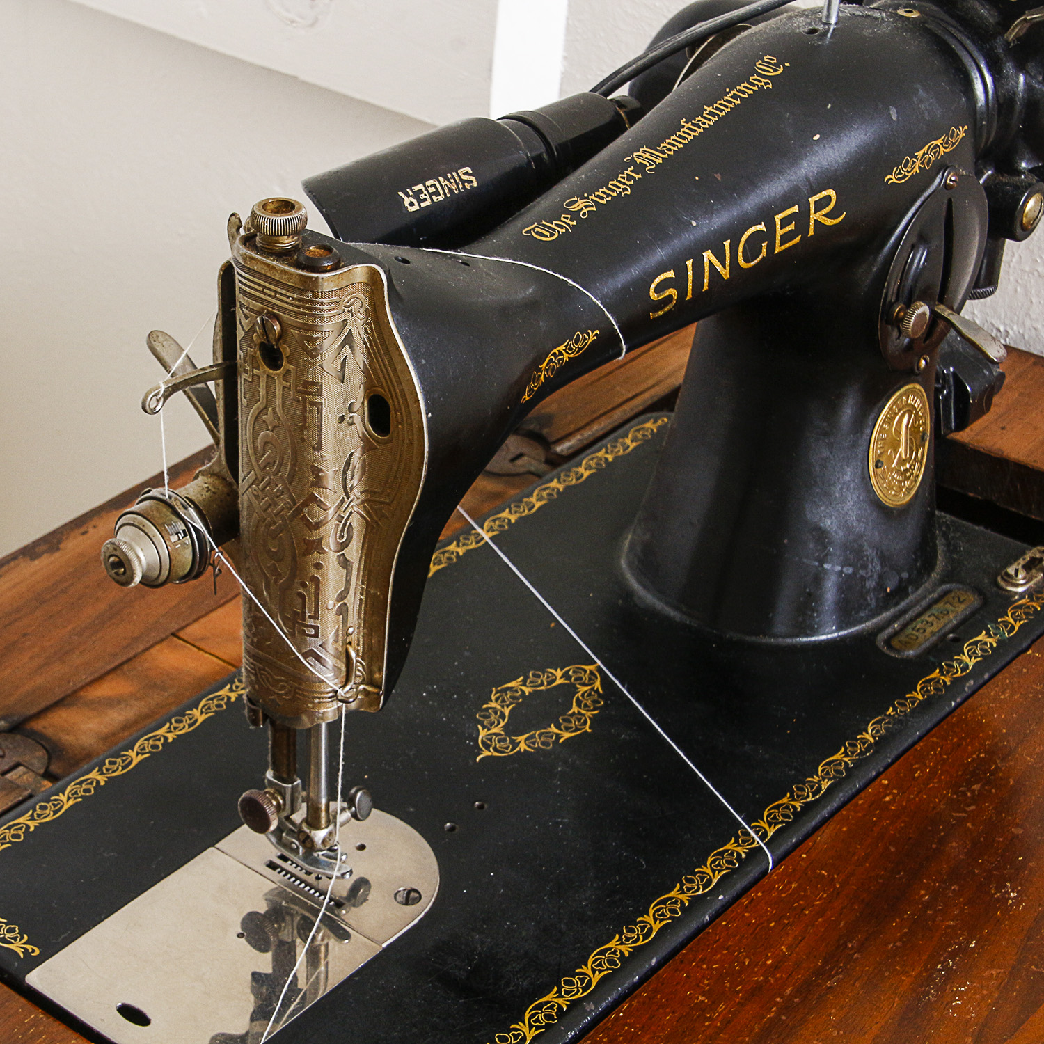 Vintage Singer Sewing Machine and Wood Cabinet