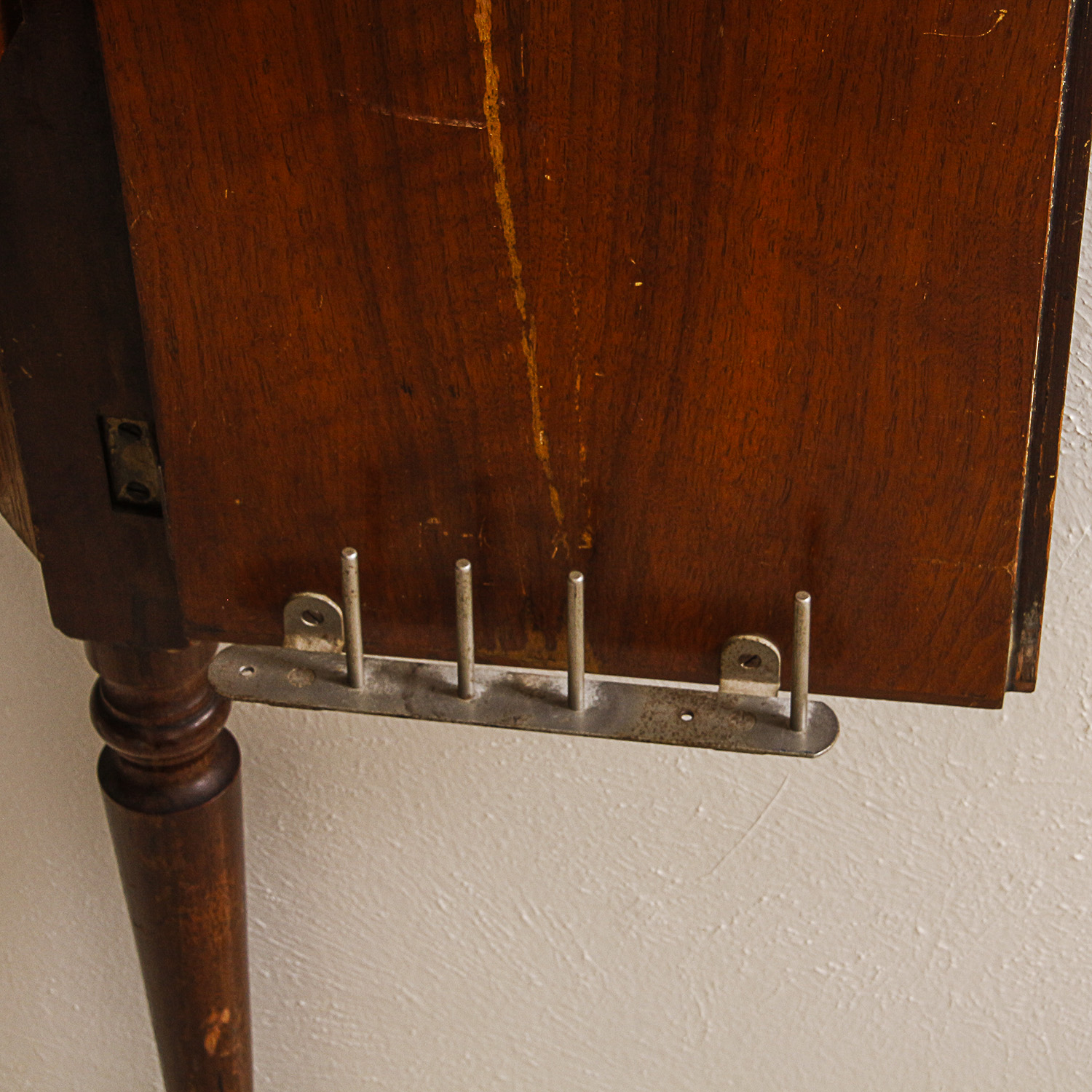 Vintage Singer Sewing Machine and Wood Cabinet