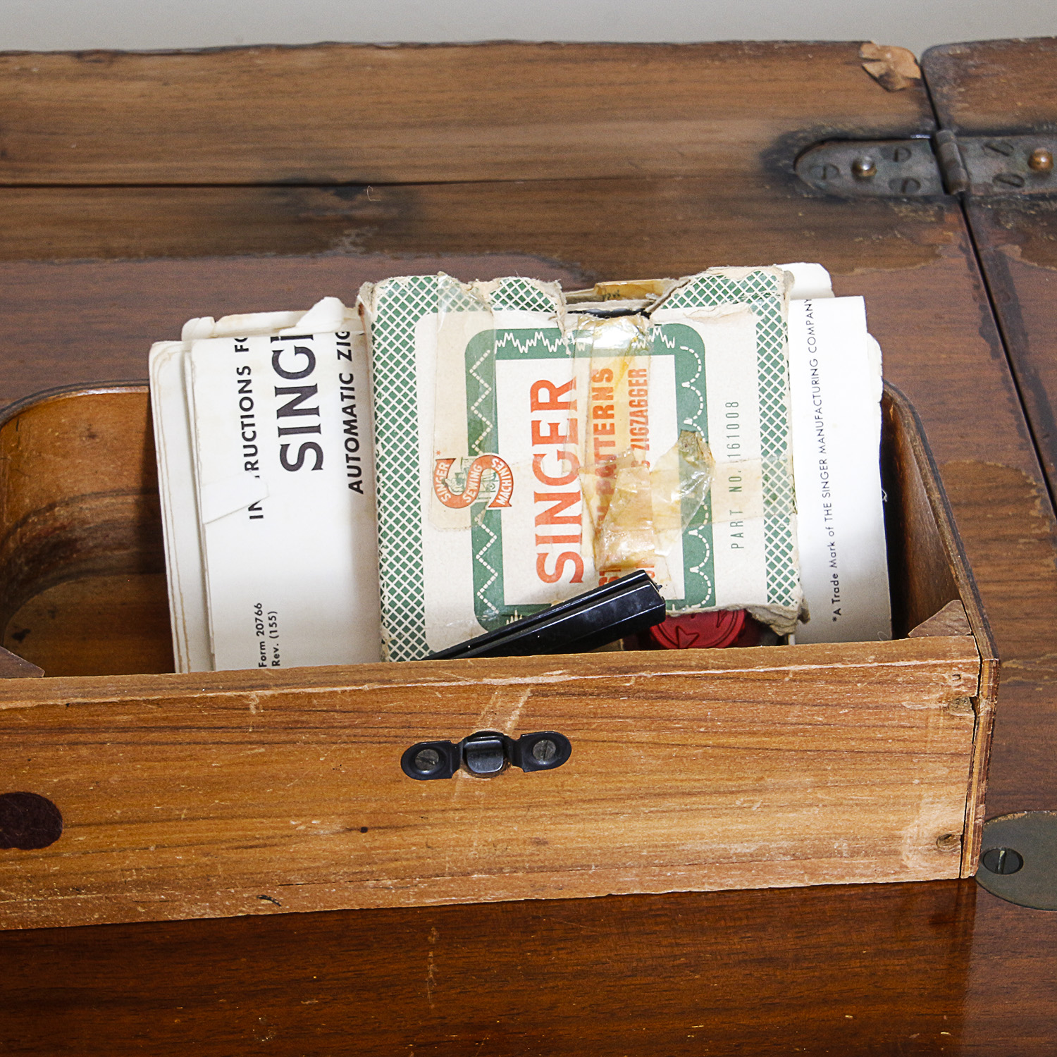 Vintage Singer Sewing Machine and Wood Cabinet