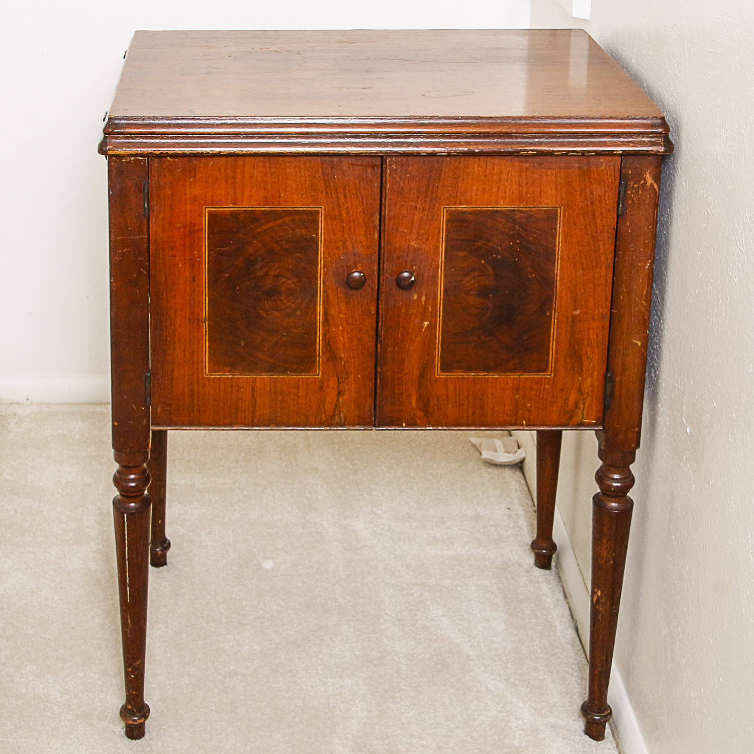 Vintage Singer Sewing Machine and Wood Cabinet