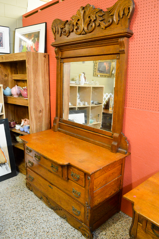 Victorian Oak Chest of Drawers With Mirror