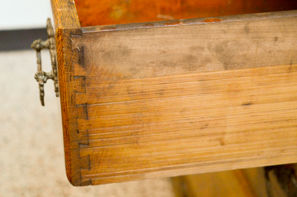 Victorian Oak Chest of Drawers With Mirror