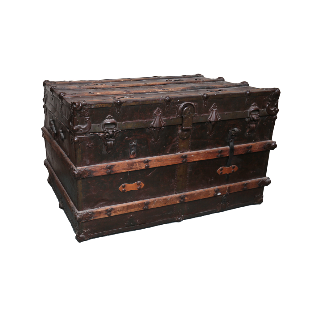 Vintage Yale and Town Trunk