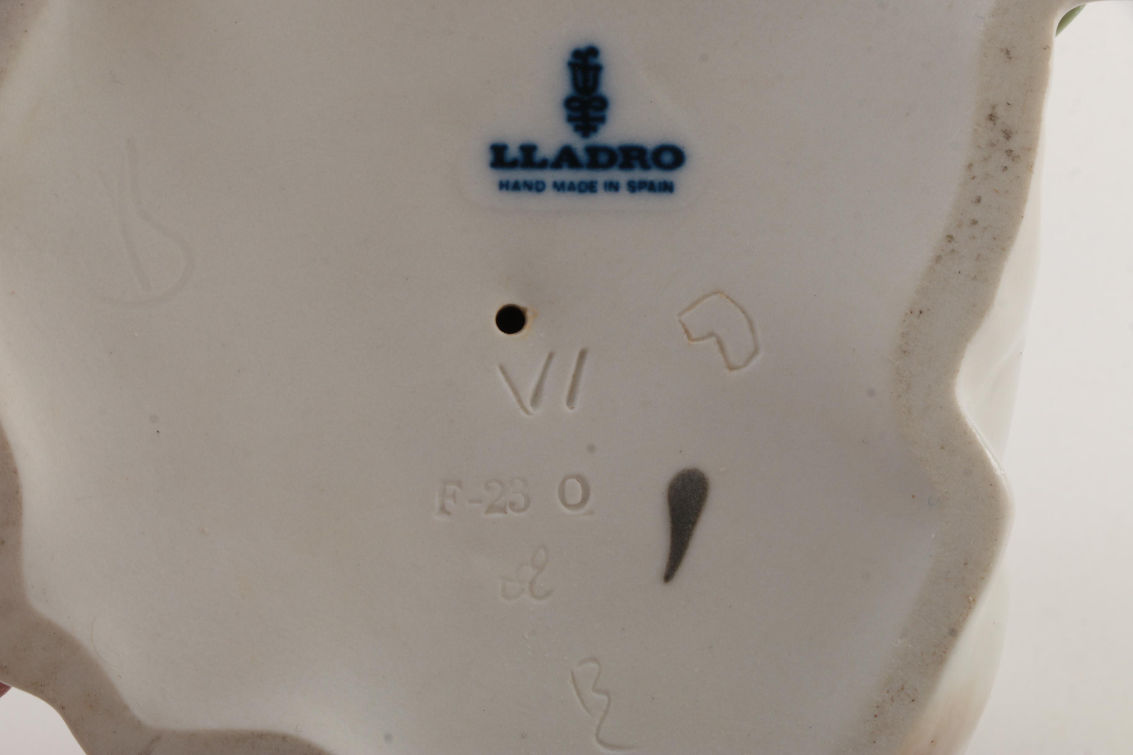 Lladro "Rabbit Eating" Figurine