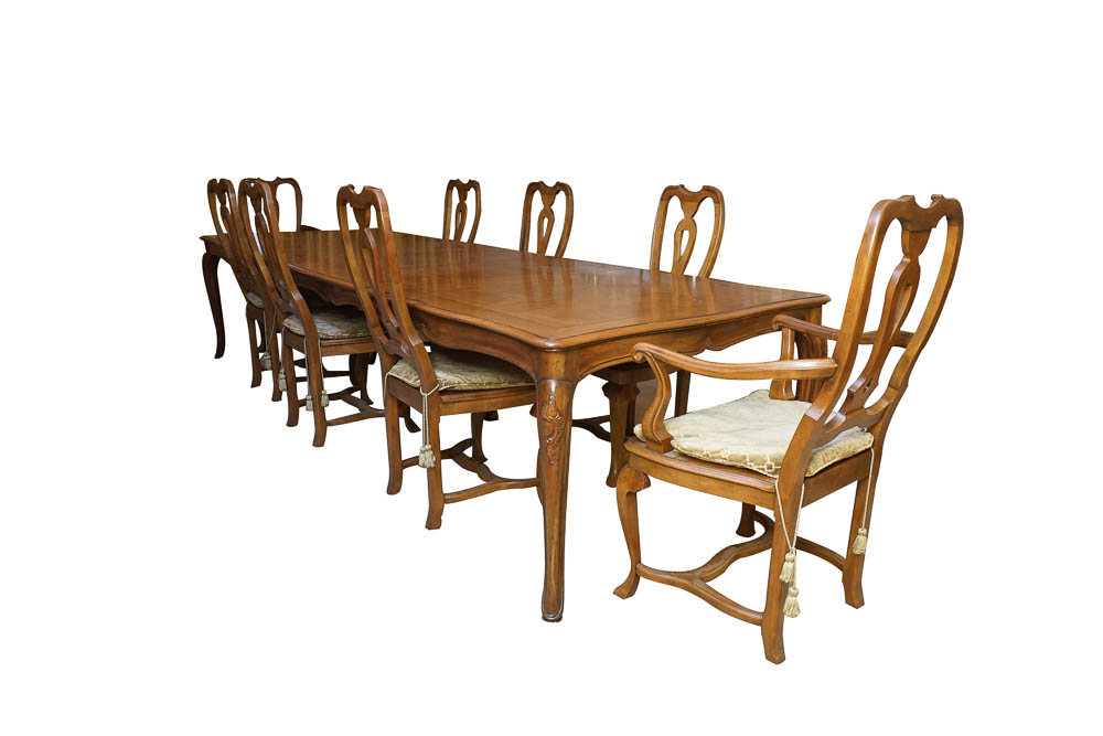 Vintage Queen Anne Style Dining Set by Baker Furniture EBTH