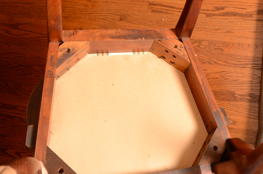 Queen Anne Style Dining Table with Chairs