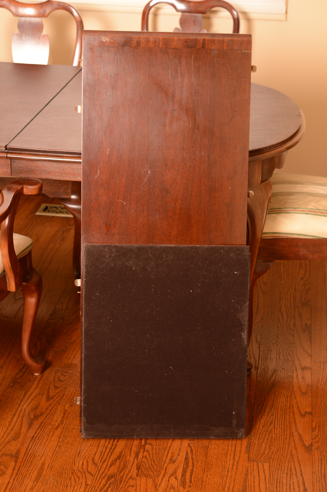 Queen Anne Style Dining Table with Chairs