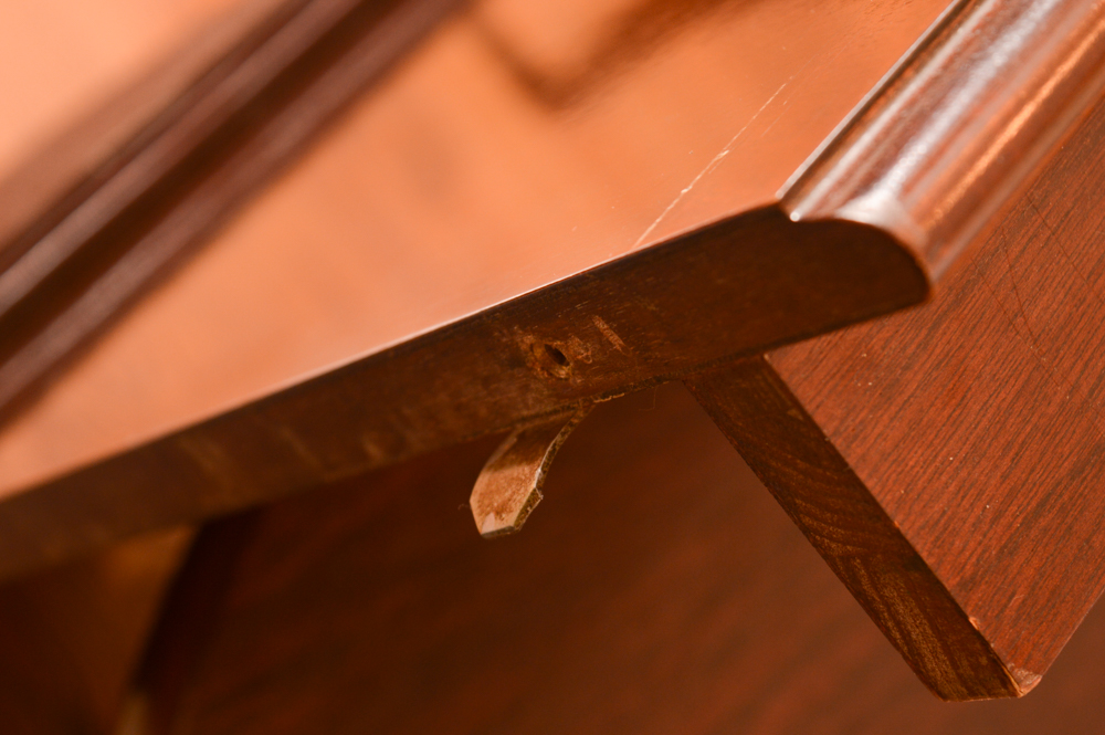 Queen Anne Style Dining Table with Chairs