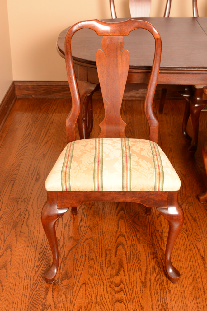 Queen Anne Style Dining Table with Chairs