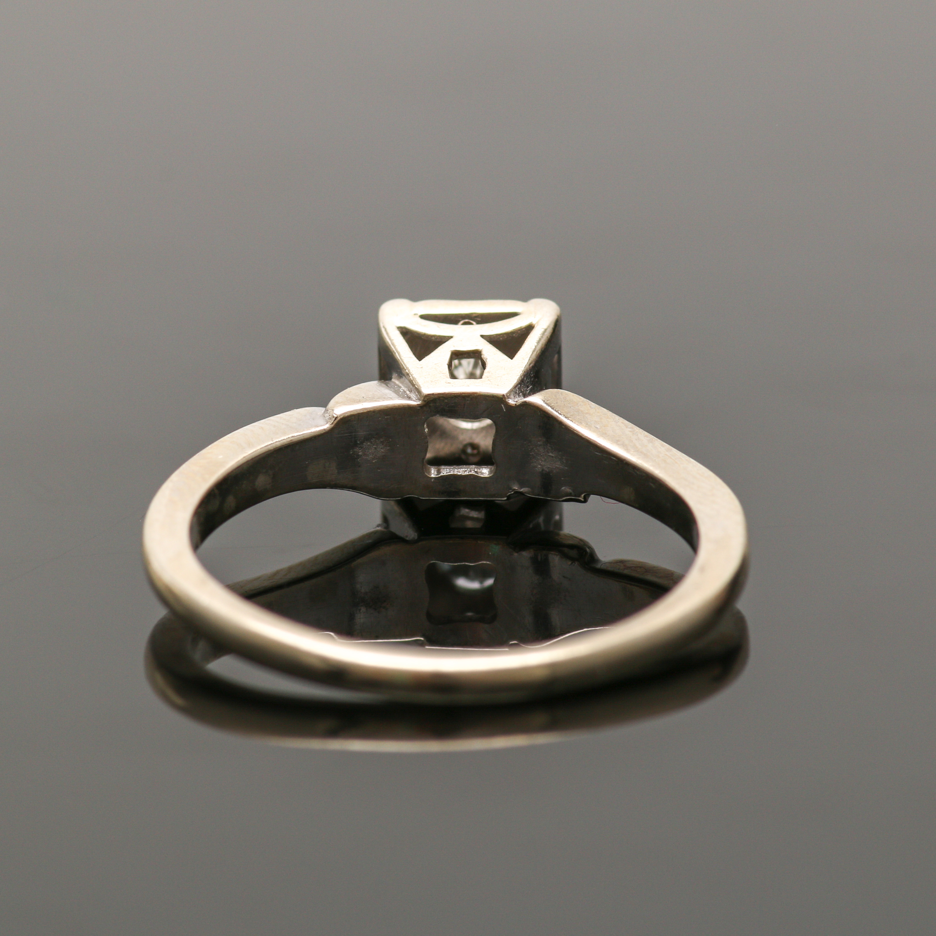 14K White Gold Diamond Ring