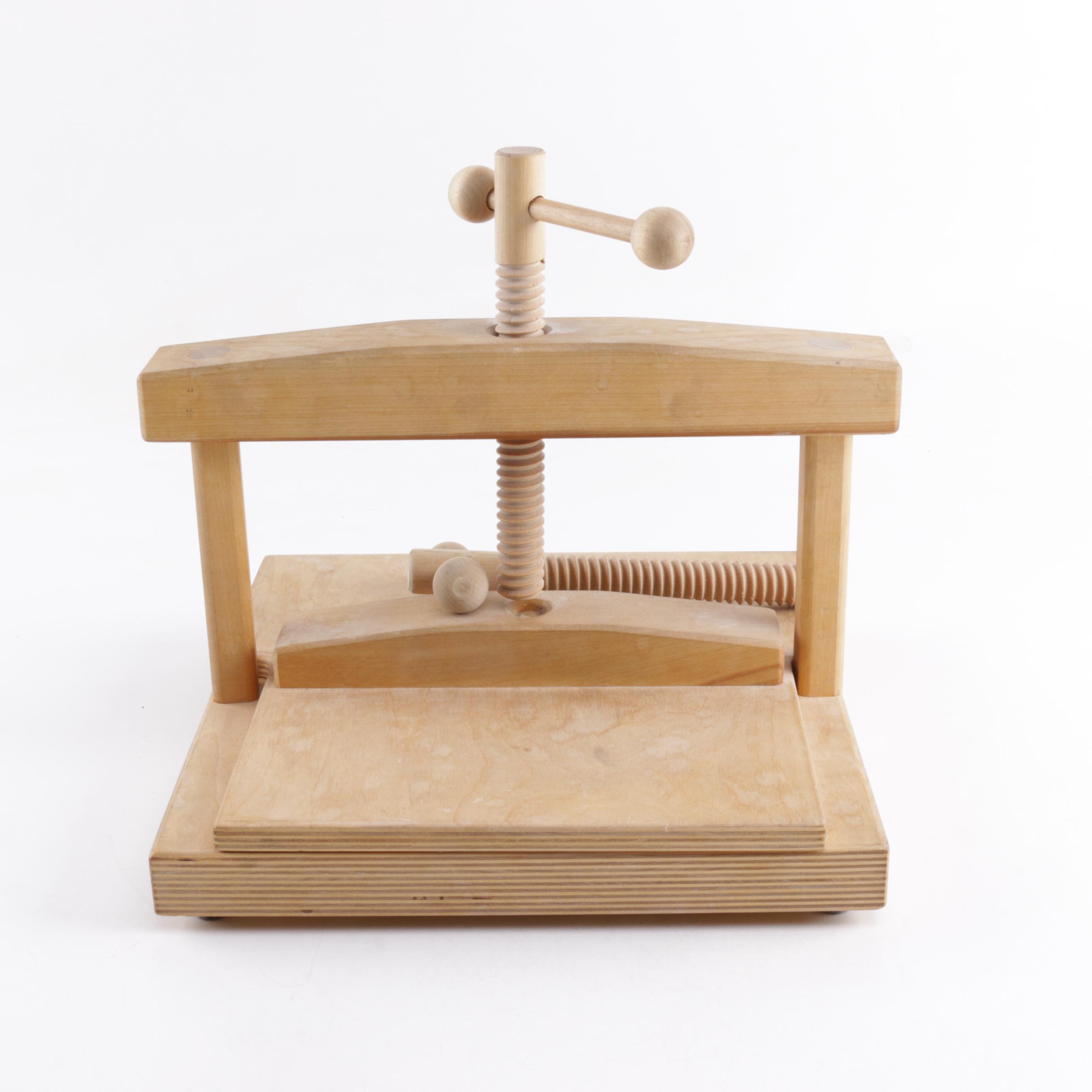 Wooden Leaf Press