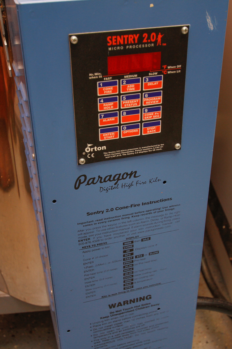 Paragon High Fire Kiln "Sentry 2.0" and Accessories