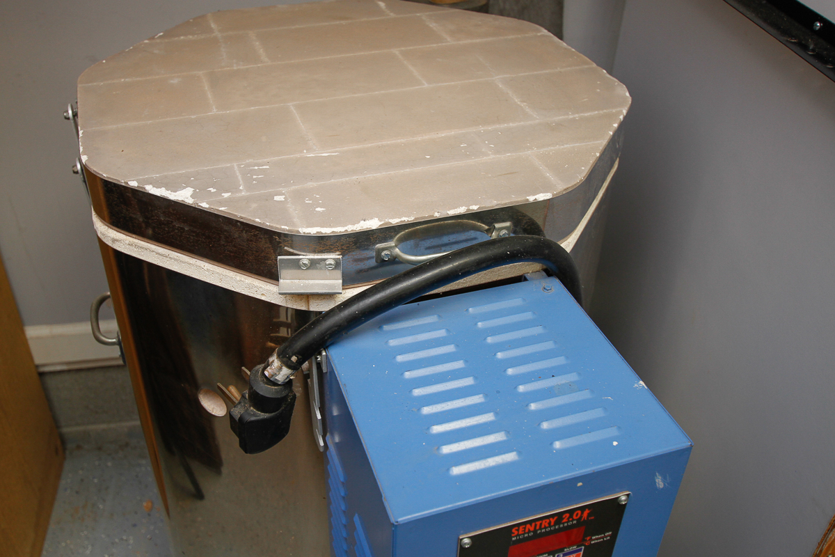 Paragon High Fire Kiln "Sentry 2.0" and Accessories